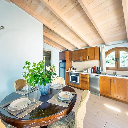 Romeo Seaside Luxury * Agios Georgios Pagon